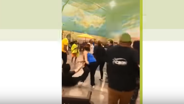 Brawl at waterpark - Sputnik International