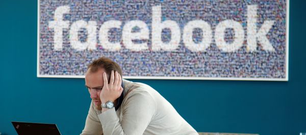 A visitor works on his computer at France's Facebook headquarters in Paris, France, May 15, 2018 A visitor works on his computer at France's Facebook headquarters in Paris, France, May 15, 2018 - Sputnik International