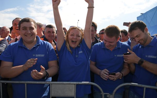 People at a concert and rally to mark the opening of the motor road section of the Kerch Strait (Crimean) Bridge People at a concert and rally to mark the opening of the motor road section of the Kerch Strait (Crimean) Bridge - Sputnik International