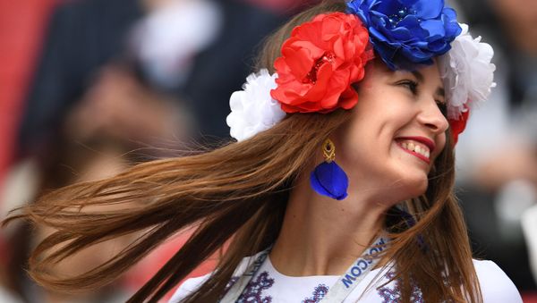 A Russian fan is seen here ahead of the 2017 FIFA Confederations Cup match between Mexico and Russia - Sputnik International