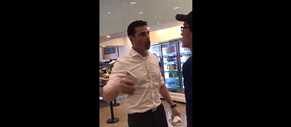 New York lawyer caught on camera going on racist rant about Hispanic workers speaking Spanish with Spanish-speaking customers - Sputnik International
