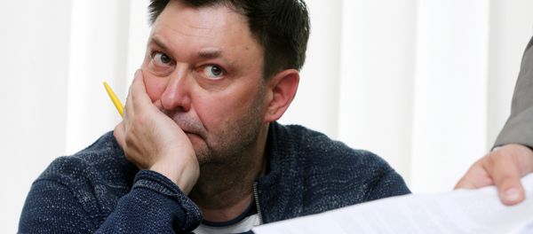 Journalist Kirill Vyshinsky, the director of Russian state news agency RIA Novosti Ukraine, attends a preliminary court hearing in Kherson, Ukraine May 17, 2018 - Sputnik International
