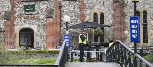 A police officer near the Mill pub in Salisbury, where the traces of the nerve agent used to poison former Main Intelligence Directorate colonel Sergei Skripal and his daughter Yulia were found A police officer near the Mill pub in Salisbury, where the traces of the nerve agent used to poison former Main Intelligence Directorate colonel Sergei Skripal and his daughter Yulia were found - Sputnik International