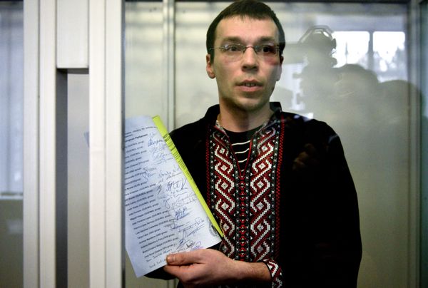 Journalist Vasil Muravitsky is in Korolevsky district court in Zhitomir on charges of high treason for his media reports Journalist Vasil Muravitsky is in Korolevsky district court in Zhitomir on charges of high treason for his media reports - Sputnik International