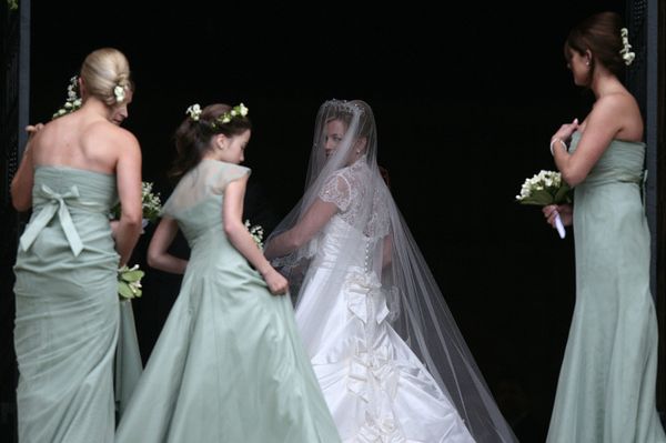 Bright Simplicity: Wedding Dresses of the British Royal Family Bright Simplicity: Wedding Dresses of the British Royal Family - Sputnik International