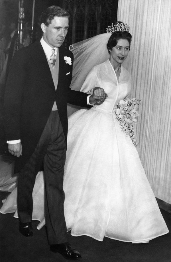 Bright Simplicity: Wedding Dresses of the British Royal Family Bright Simplicity: Wedding Dresses of the British Royal Family - Sputnik International