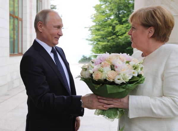Power Blooming: What Flowers Global Leaders Prefer - Sputnik International
