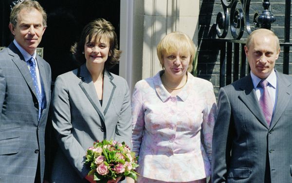Vladimir Putin, his wife Lyudmila, Tony Blair and his wife Cherie. - Sputnik International