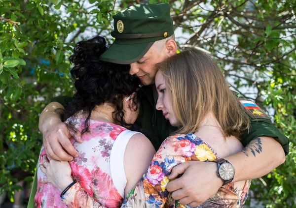 Recruit parting with friends and relatives in Russia Recruit parting with friends and relatives in Russia - Sputnik International