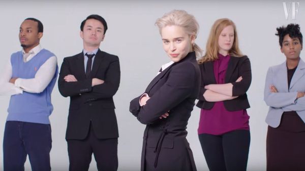 Emilia Clarke Re-Creates Stock Photos - Sputnik International