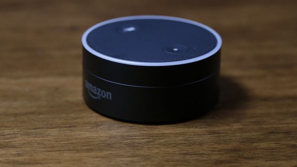 This March 2, 2016 photo shows an Echo Dot in San Francisco. - Sputnik International