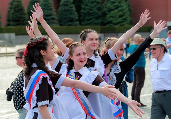 School’s Out for Summer: Russian Schoolers Celebrate Last Bell School’s Out for Summer: Russian Schoolers Celebrate Last Bell - Sputnik International