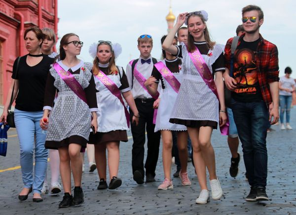 School’s Out for Summer: Russian Schoolers Celebrate Last Bell School’s Out for Summer: Russian Schoolers Celebrate Last Bell - Sputnik International