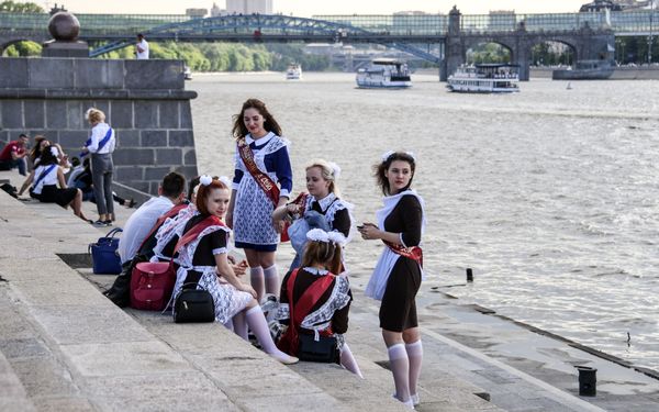 School’s Out for Summer: Russian Schoolers Celebrate Last Bell School’s Out for Summer: Russian Schoolers Celebrate Last Bell - Sputnik International