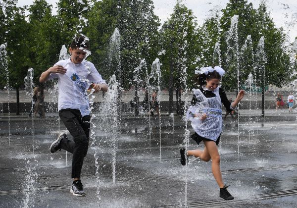 School’s Out for Summer: Russian Schoolers Celebrate Last Bell School’s Out for Summer: Russian Schoolers Celebrate Last Bell - Sputnik International