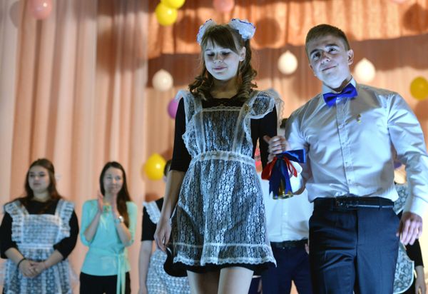 School’s Out for Summer: Russian Schoolers Celebrate Last Bell School’s Out for Summer: Russian Schoolers Celebrate Last Bell - Sputnik International