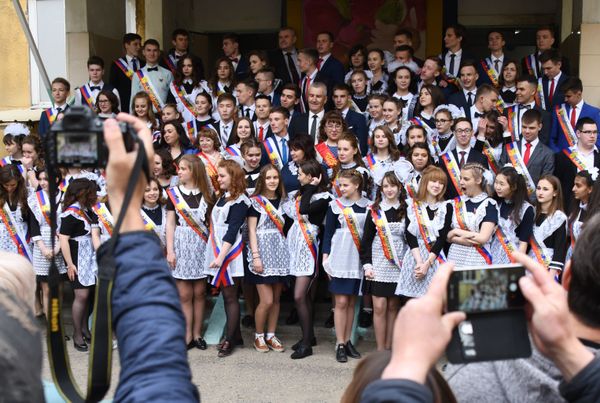 School’s Out for Summer: Russian Schoolers Celebrate Last Bell School’s Out for Summer: Russian Schoolers Celebrate Last Bell - Sputnik International