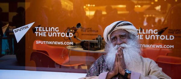 Sadhguru, an Indian yogi, mystic and founder of the Isha Foundation, at the Rossiya Segodnya stand at the 2018 St. Petersburg International Economic Forum - Sputnik International