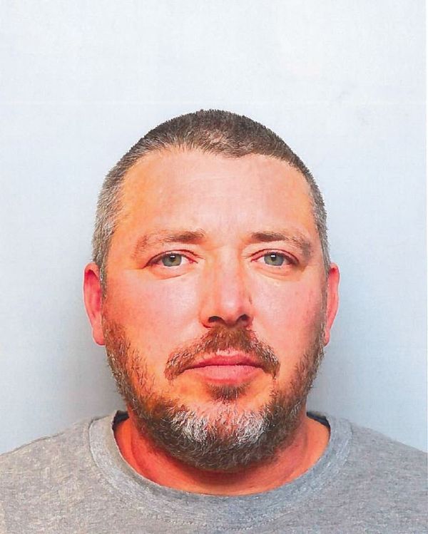 Lee Childs was captured on Post Office cameras sending hundreds of drug packages through the mail - Sputnik International