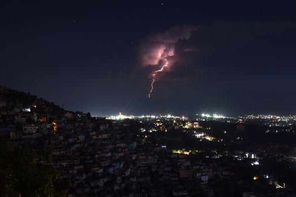 Morning Bolts Over Haitian Capital - Sputnik International