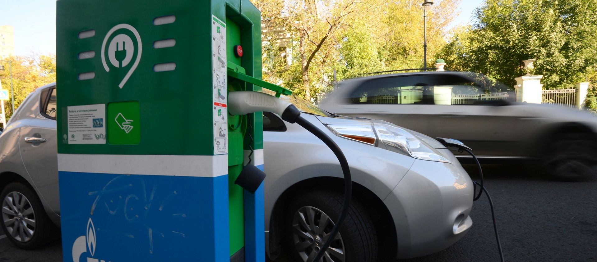 Electric car charging station - Sputnik International, 1920, 02.08.2021