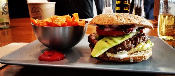 Burger - Sputnik International