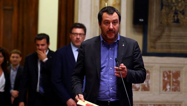League party leader Matteo Salvini arrives to speak at the media after a round of consultations with Italy's newly appointed Prime Minister Giuseppe Conte at the Lower House in Rome, Italy, May 24, 2018 League party leader Matteo Salvini arrives to speak at the media after a round of consultations with Italy's newly appointed Prime Minister Giuseppe Conte at the Lower House in Rome, Italy, May 24, 2018 - Sputnik International