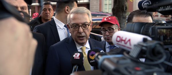 (File) Turkish Ambassador Serdar Kilic, center, speaks to reporters and supporters near the White House in Washington, Monday, May 15, 2017 (File) Turkish Ambassador Serdar Kilic, center, speaks to reporters and supporters near the White House in Washington, Monday, May 15, 2017 - Sputnik International