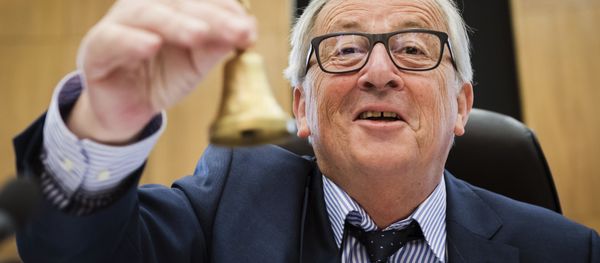 EU Commission President Jean-Claude Juncker rings the bell as he opens the college of commissioners at EU headquarters in Brussels, Wednesday, May 23, 2018 EU Commission President Jean-Claude Juncker rings the bell as he opens the college of commissioners at EU headquarters in Brussels, Wednesday, May 23, 2018 - Sputnik International