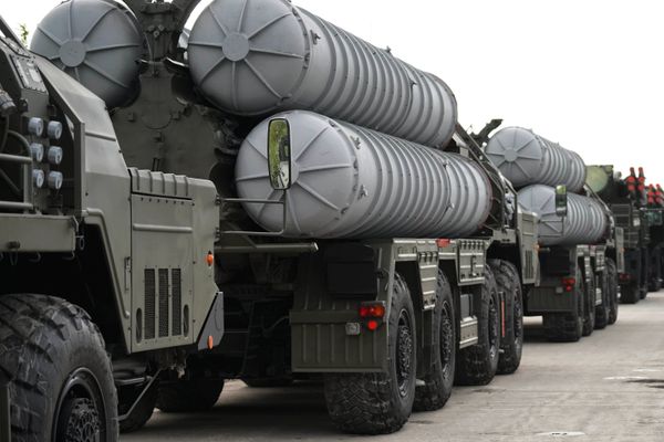 An S-400 anti-aircraft missile system during the preparation of military equipment for the military parade marking the 73rd anniversary of the victory in the Great Patriotic War, in Kaliningrad An S-400 anti-aircraft missile system during the preparation of military equipment for the military parade marking the 73rd anniversary of the victory in the Great Patriotic War, in Kaliningrad - Sputnik International