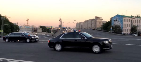 Presidential Motorcade leaves the Kremlin - Sputnik International