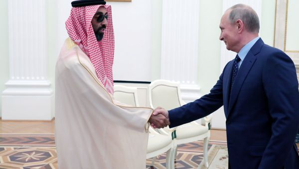 June 1, 2018. President Vladimir Putin and Crown Prince of Abu Dhabi and deputy supreme commander of the UAE Armed Forces Mohammed Al Nahyan, center, left, at a meeting June 1, 2018. President Vladimir Putin and Crown Prince of Abu Dhabi and deputy supreme commander of the UAE Armed Forces Mohammed Al Nahyan, center, left, at a meeting - Sputnik International