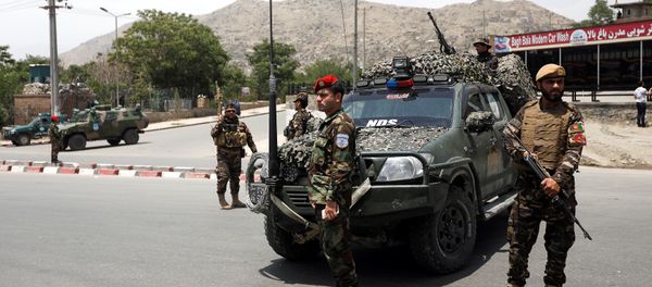 Afghan security forces keep watch at the site of a suicide attack in Kabul, Afghanistan June 4, 2018 Afghan security forces keep watch at the site of a suicide attack in Kabul, Afghanistan June 4, 2018 - Sputnik International