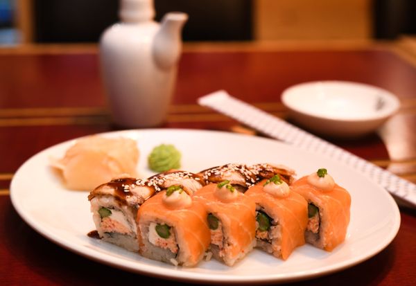 Rice’s Salmon and eel duo roll - Sputnik International