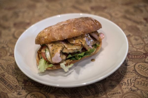 Rostov-on-Don Breakfasteria’s Carbonade and peppercorn sauce sandwich - Sputnik International