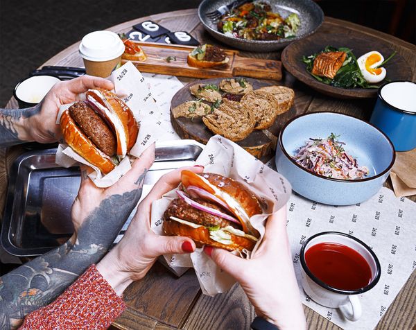 26/28 Grill’s Burgers - Sputnik International