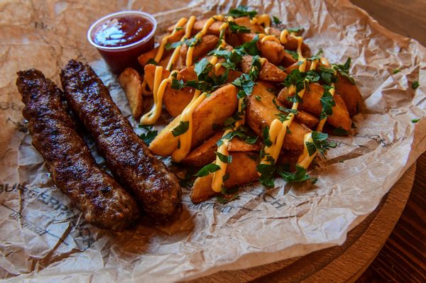 BURGERPALICH’s Ćevapi with potato wedges - Sputnik International