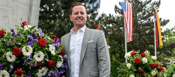 US ambassador to Germany Richard Allen Grenell stands beside a wreath in Berlin, Germany, May 12, 2018 - Sputnik International