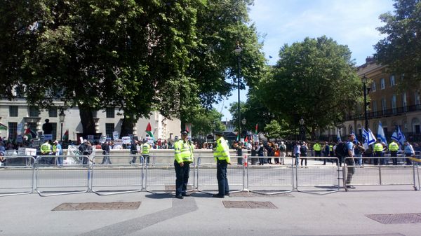 Protesters in Whitehall Protesters in Whitehall - Sputnik International