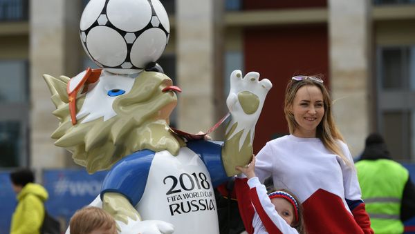 St. Petersburg residents and tourists at the opening of the 2018 FIFA World Cup Football Park. St. Petersburg residents and tourists at the opening of the 2018 FIFA World Cup Football Park. - Sputnik International