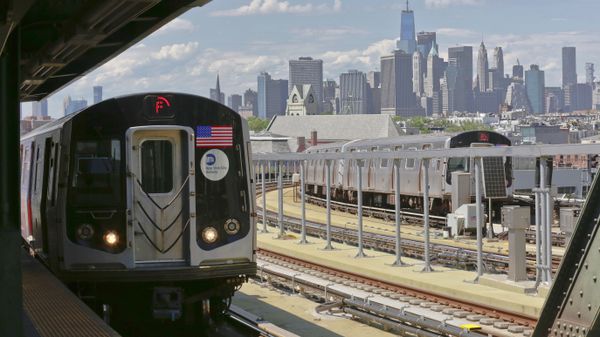In this June 21, 2017 file photo, a subway train approaches the platform at Brooklyn's Smith Street above-ground subway station, in New York.  - Sputnik International