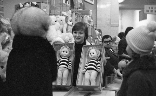 Sneak Peek of USSR's Leading Children's Store - Sputnik International