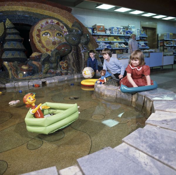 Sneak Peek of USSR's Leading Children's Store - Sputnik International