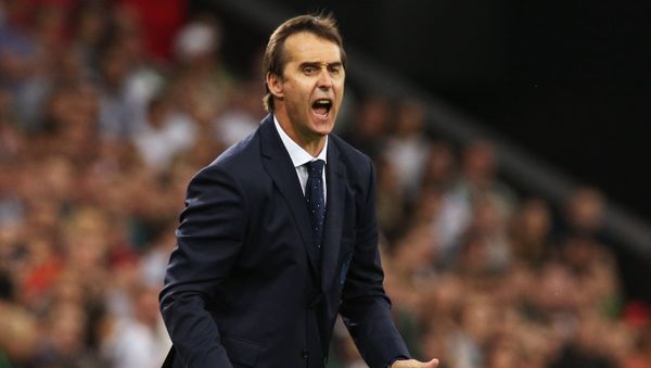 Spain's head coach Julen Lopetegui reacts for a ball during a friendly match between Tunisia's and Spain's national soccer teams ahead of the World Cup in Krasnodar, Russia, June 9, 2018 - Sputnik International