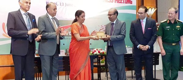 The Hon’ble Defence Minister, Smt Nirmala Sitharaman, inaugurating the first Representative Office of BEL in Vietnam by handing over the symbolic key to Mr Gowtama M V, CMD, BEL, during the Vietnam-India Defence Industry Business Meeting held at Hotel Melia, Hanoi The Hon’ble Defence Minister, Smt Nirmala Sitharaman, inaugurating the first Representative Office of BEL in Vietnam by handing over the symbolic key to Mr Gowtama M V, CMD, BEL, during the Vietnam-India Defence Industry Business Meeting held at Hotel Melia, Hanoi - Sputnik International