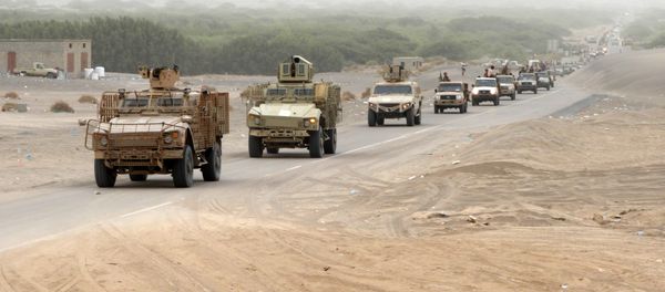 A column of Yemeni pro-government forces and armoured vehicles arrives in al-Durayhimi district, about nine kilometres south of Hodeidah international airport on June 13, 2018 A column of Yemeni pro-government forces and armoured vehicles arrives in al-Durayhimi district, about nine kilometres south of Hodeidah international airport on June 13, 2018 - Sputnik International