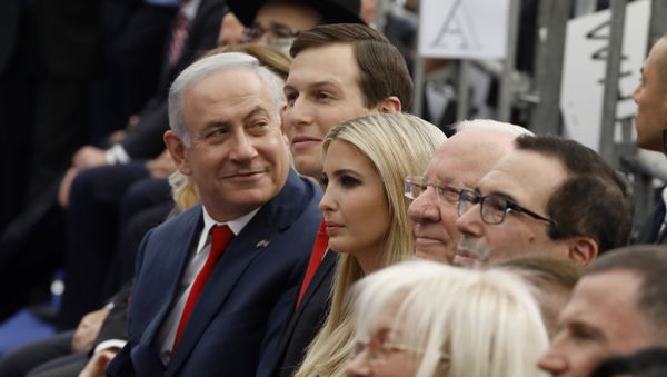Israel's Prime Minister Benjamin Netanyahu (L), Senior White House Advisor Jared Kushner (C-R), US President's daughter Ivanka Trump (3rd R), US Treasury Secretary Steve Mnuchin (R) and Israel's President Reuven Rivlin (2nd R) attend the opening of the US embassy in Jerusalem on May 14, 2018 - Sputnik International