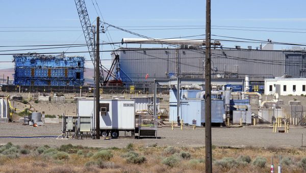 This May 13, 2017, photo shows a portion of the Plutonium Finishing Plant on the Hanford Nuclear Reservation near Richland, Wash. Officials say dozens of workers demolishing the 1940s-era plutonium processing plant there have ingested or inhaled radioactive particles in the past year, prompting a halt to the demolition of the plant until a safe plan can be developed. - Sputnik International