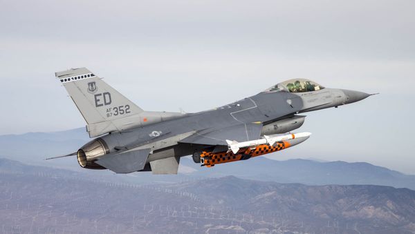 F-16 with JSM - Sputnik International