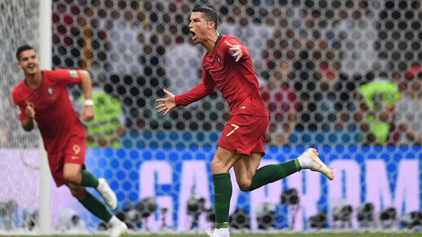 Ronaldo's spectacular play which earned his team a draw against Spain. - Sputnik International